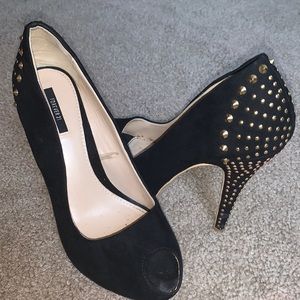 Forever 21 Gold and Black 4 Inch Stiletto